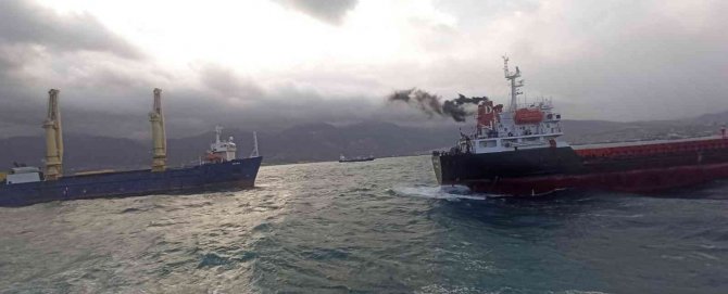 İ̇skenderun Körfezi’nde İki Gemi Çarpıştı