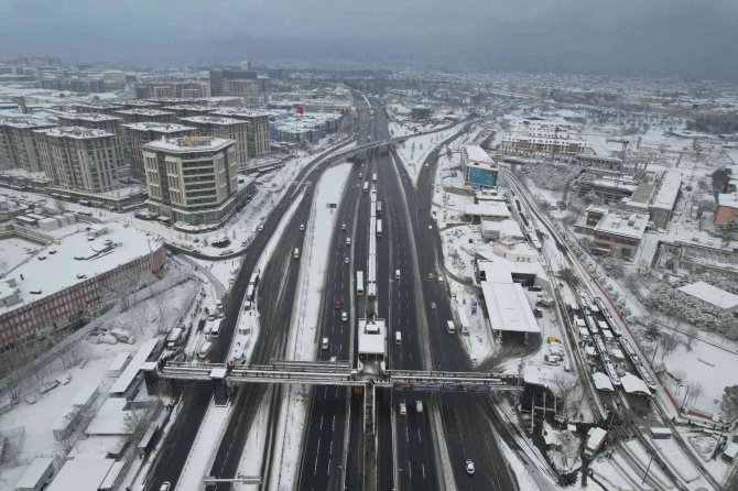 Cevizlibağ’da Trafik Havadan Görüntülendi