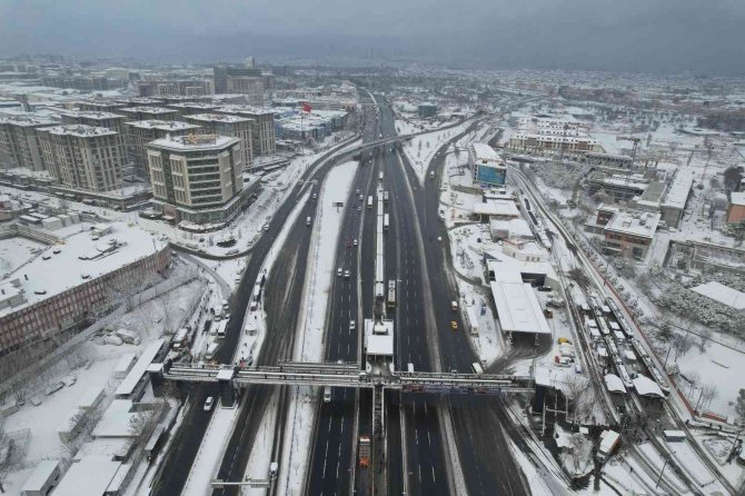 Cevizlibağ’da Trafik Havadan Görüntülendi