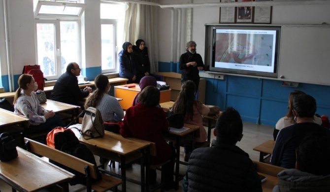 Tavşanlı İ̇stiklal Ortaokulu Tarihi Aydınlanıyor