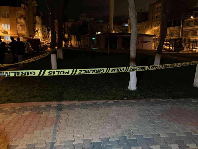 İ̇zmir’de Parkta Silahlı Kavga: 1 Ölü