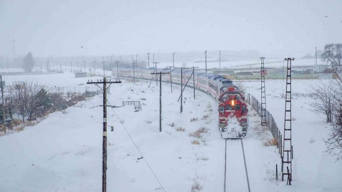 Erzincan’da Yoğun Kar Yağışı