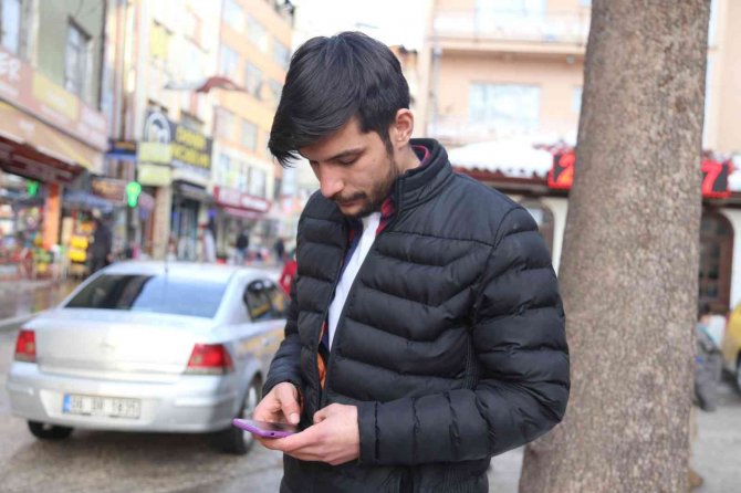 Yardımcı Olmak İçin Satın Aldığı Cep Telefonu Çalıntı Çıktı, 12 Bin Lirasından Oldu