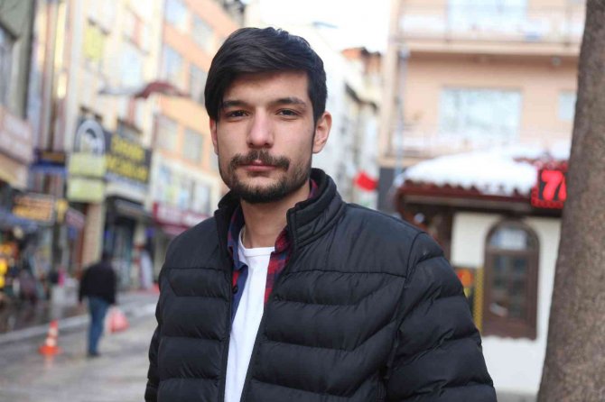 Yardımcı Olmak İçin Satın Aldığı Cep Telefonu Çalıntı Çıktı, 12 Bin Lirasından Oldu