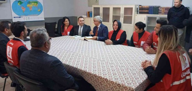 Kızılay 15. Kütüphaneyi Saimbeyli’de Açtı