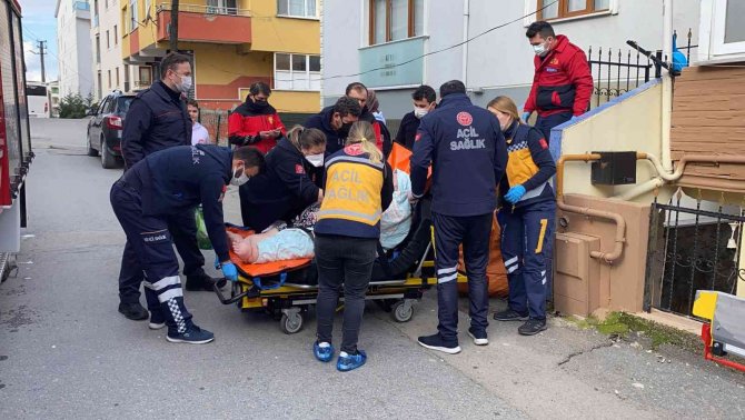 Obez Hasta İtfaiyenin Yardımıyla Hastaneye Sevk Edildi