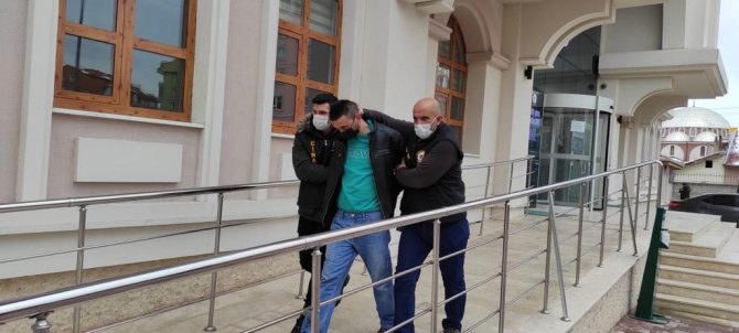 Kayınvalidesini Öldüren Ve Eşini Yaralayan Şahıs Suç Makinesi Çıktı