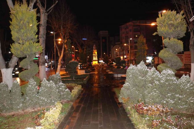 Malatya’da Kar Yağışı Etkili Oluyor