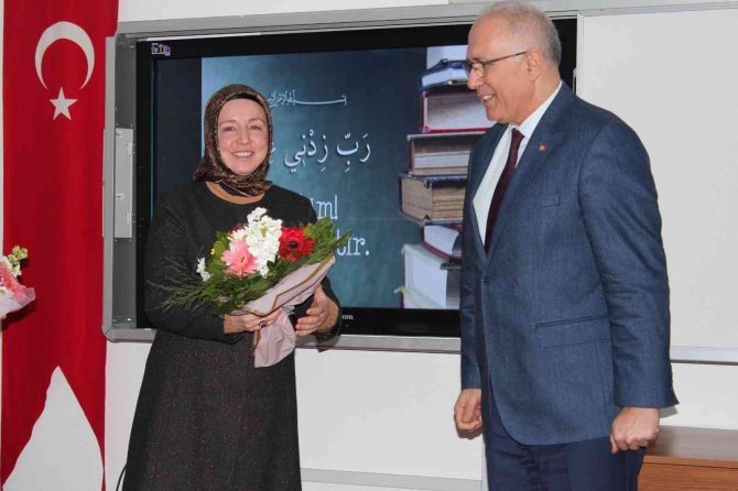 Salihli’de Gençlere Sosyal Medya Semineri