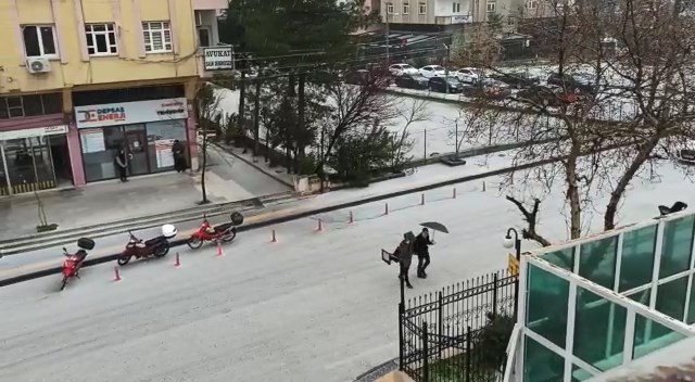 Mardin’de Dolu Yağışı Kenti Beyaza Bürüdü