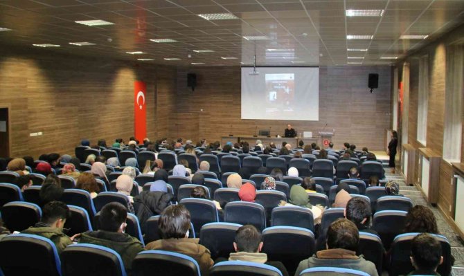 Nevü’den ’Mehmet Âkif Ersoy Ve İ̇stiklâl Marşı’ Konulu Konferans