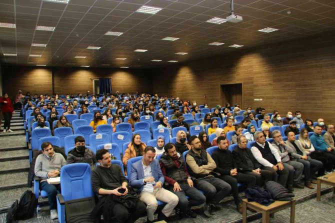 Nevü’den ’Mehmet Âkif Ersoy Ve İ̇stiklâl Marşı’ Konulu Konferans