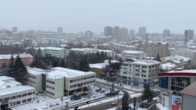 Niğde Beyaza Büründü