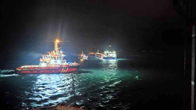 Mısır Yüklü Kargo Gemisi Karaya Oturdu