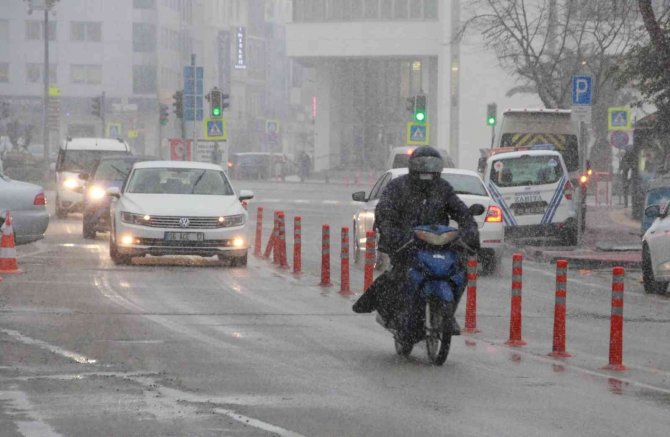 Kar Yağışı Samsun’u Etkisi Altına Aldı