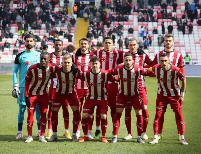 Sivasspor’un Adana Kafilesi Belli Oldu