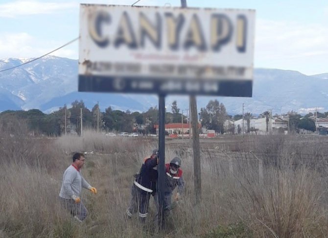 Burhaniye’de Belediye, Tabela Kirliliğine Karşı Mücadele Başlattı