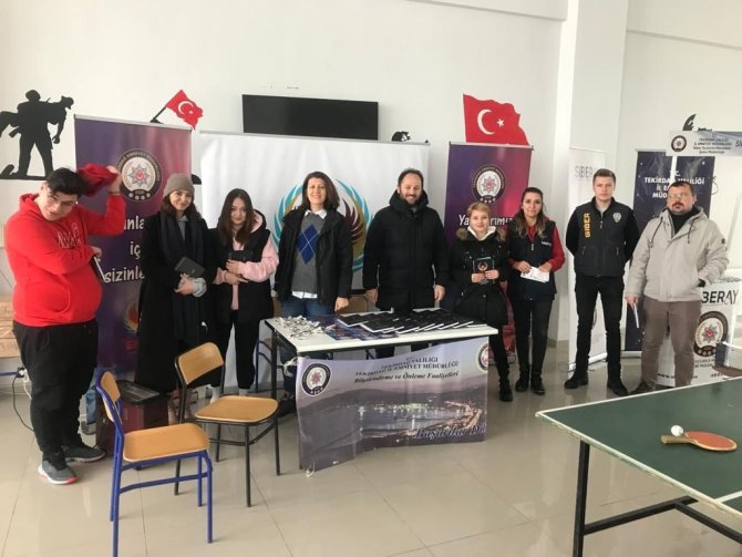 Öğrencilere, Terör Örgütlerinin Eleman Temin Yöntemi Anlatıldı