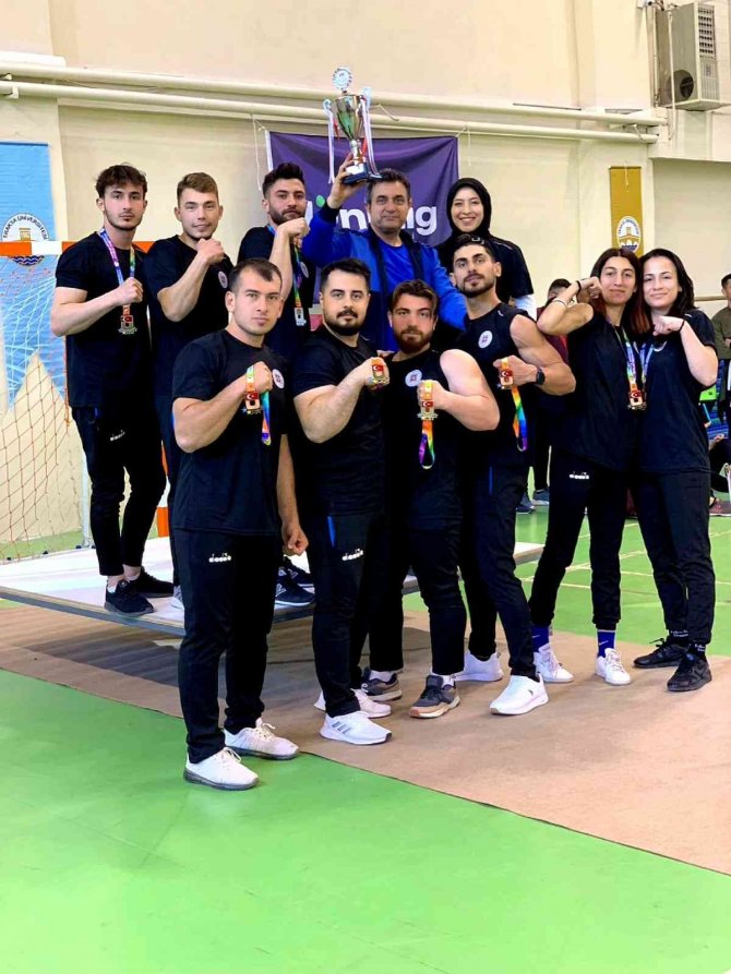 Bilek Güreşi Şampiyonasında Fü’den Büyük Başarı