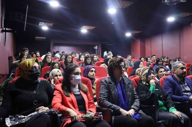 Yazar-şair Engin, Öğrencilerle Buluştu