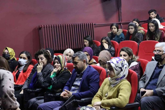 Yazar-şair Engin, Öğrencilerle Buluştu