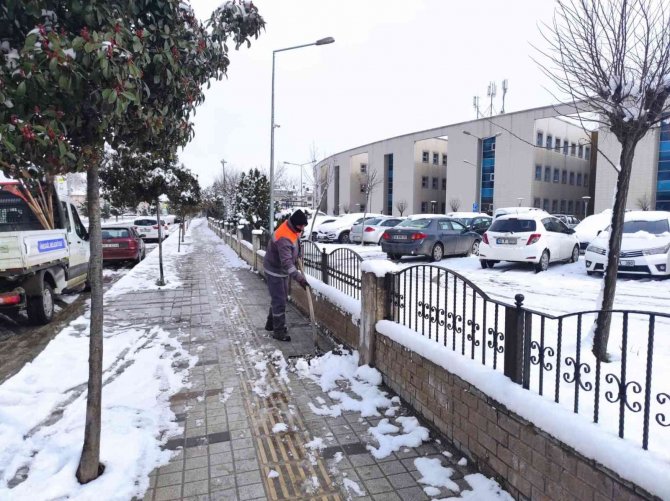 Karla Mücadele Aralıksız Sürüyor
