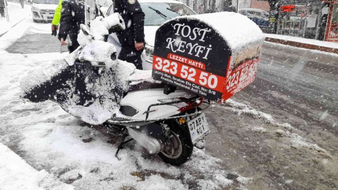 Devrilen Motosikletin Sürücüsü Yaralandı