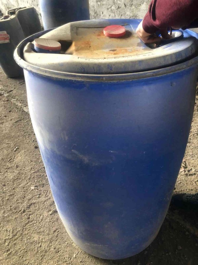 Adana’da 2 Bin 900 Litre Kaçak Akaryakıt Ele Geçirildi