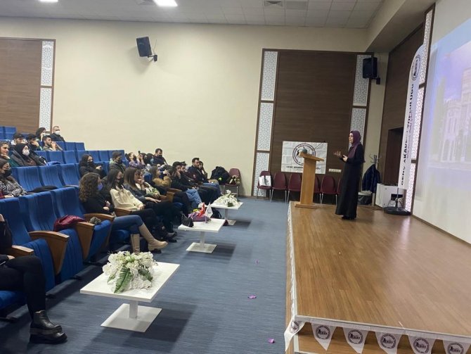 112 Acil Çağrı Merkezi Müdürü Dr. Doğan, Mesleki Yaşanmışlıklarını Öğrencilerle Paylaştı