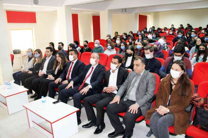 Ağrı’da "İ̇ngilizce Münazara" Yarışması Yapıldı