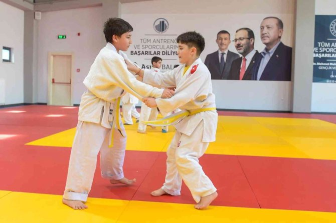 Altındağ’da Spor Tesisleri Doldu Taştı