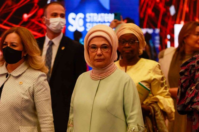 Emine Erdoğan:" Savaşın Karanlık Yüzü, İnsanlığın Üzerine Bir Kez Daha Çöktü"