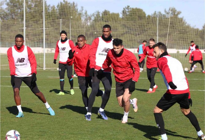 Antalyaspor’dan, Başakşehir Maçına Erteleme Talebi