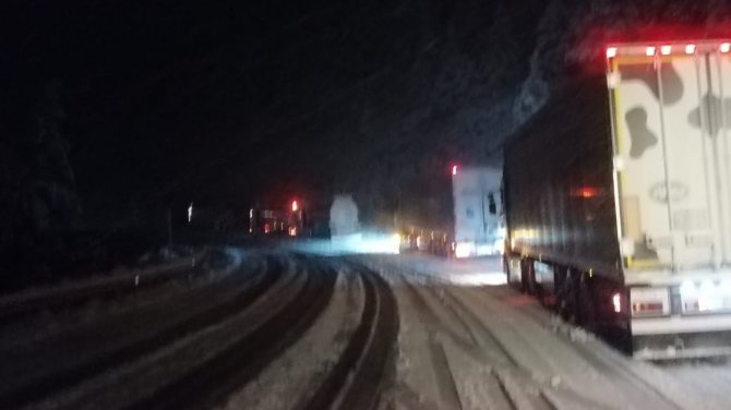 Antalya-konya Karayolu Araç Trafiğine Kapatıldı