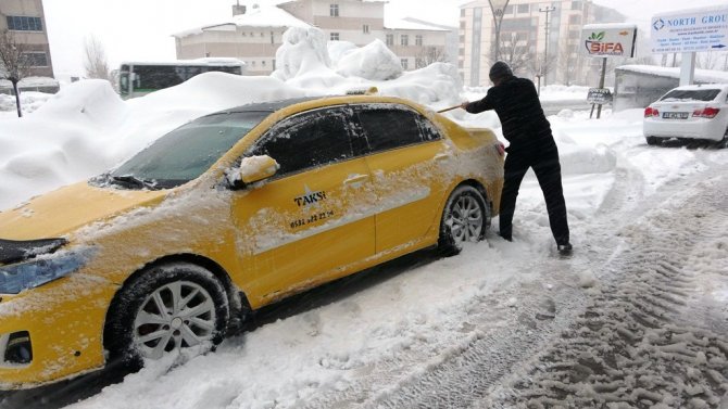 Bitlis’te 198 Köy Yolu Ulaşıma Kapandı
