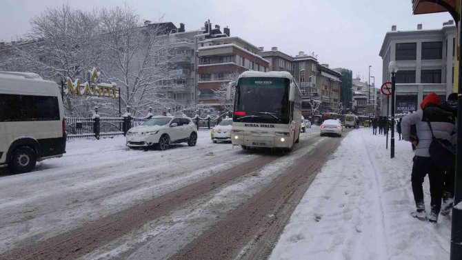 Bursa’da Kar Esareti..yollar Kapandı