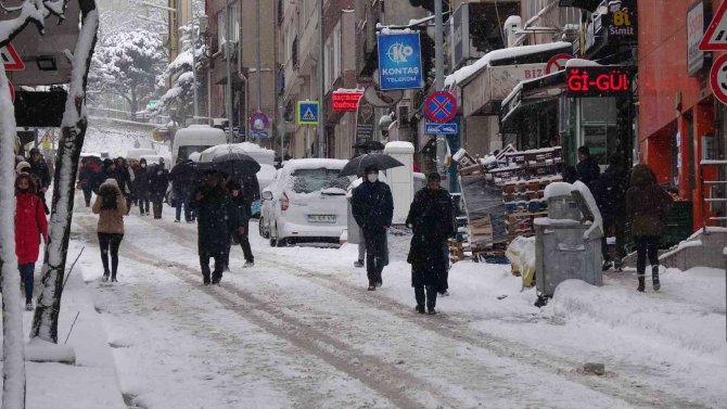 Bursa’da Kar Esareti..yollar Kapandı