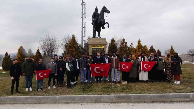 Yabancı Öğrenciler Kabulünün 101. Yıldönümünde İ̇stiklal Marşı’nı Okudu
