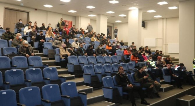 Üniversite Öğrencileri Jandarmayı Öğrendi