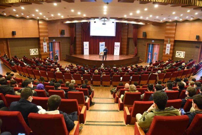 E-kütüphane Buluşmaları’nın Konuğu Beyhan Budak Oldu