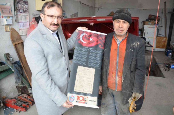 Emet Belediyesi’nden Esnafa 100. Zafer Yılı Takvimi