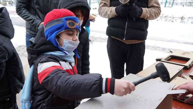Minik Eller Can Dostlarına Yuva Yaptı