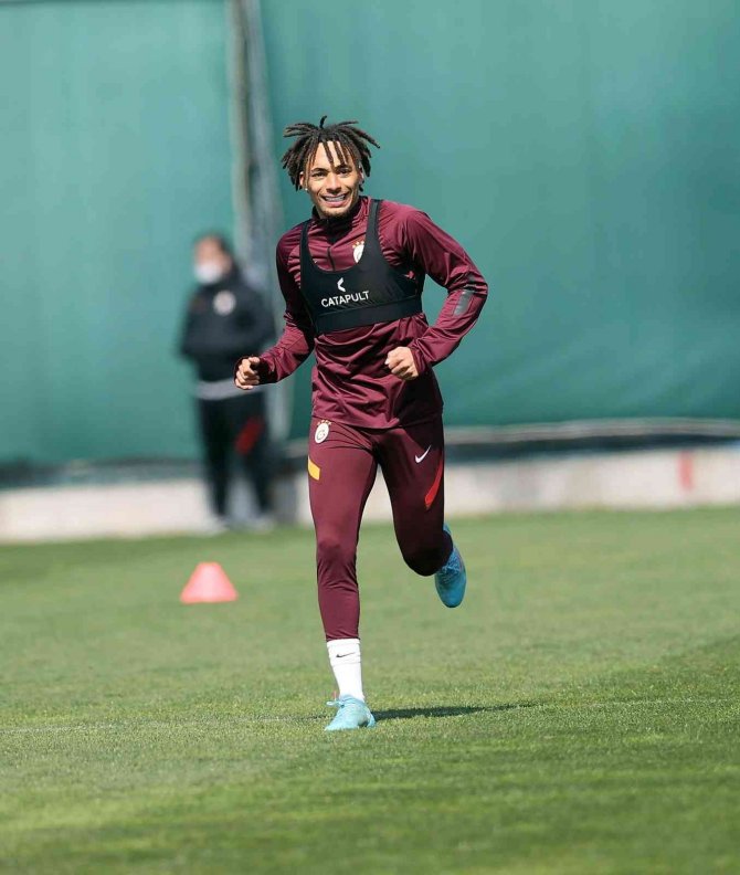 Galatasaray, Beşiktaş Derbisinin Hazırlıklarına İ̇zmir’de Devam Etti