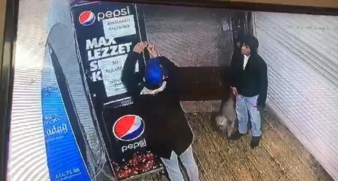Gençlerin Alkışlatan Hareketi Kamerada