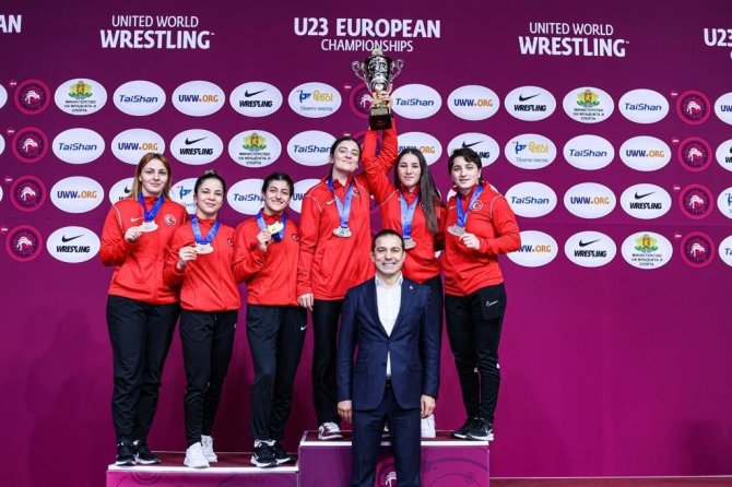 Göç İ̇daresi Başkanlığı: "Ahıska Türkü Milli Sporcu Kamaloğlu Avrupa Şampiyonu Oldu"