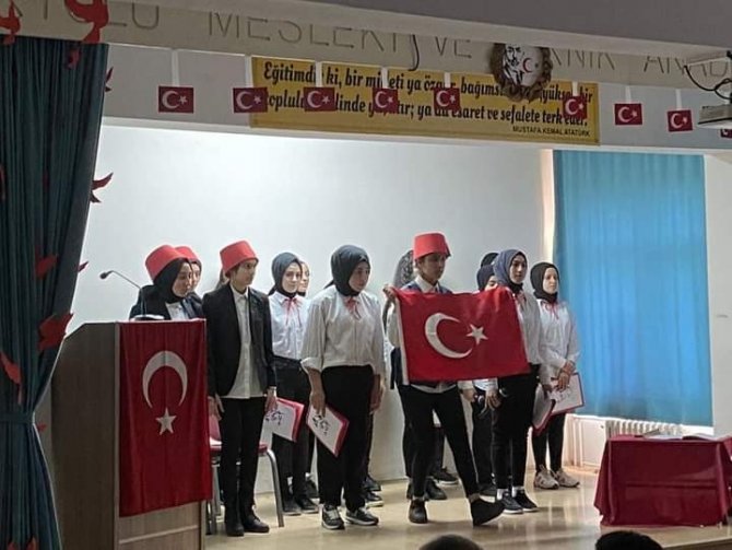 Güroymak’ta 12 Mart İ̇stiklal Marşı´nın Kabulü Ve Mehmet Akif Ersoy´u Anma Programı