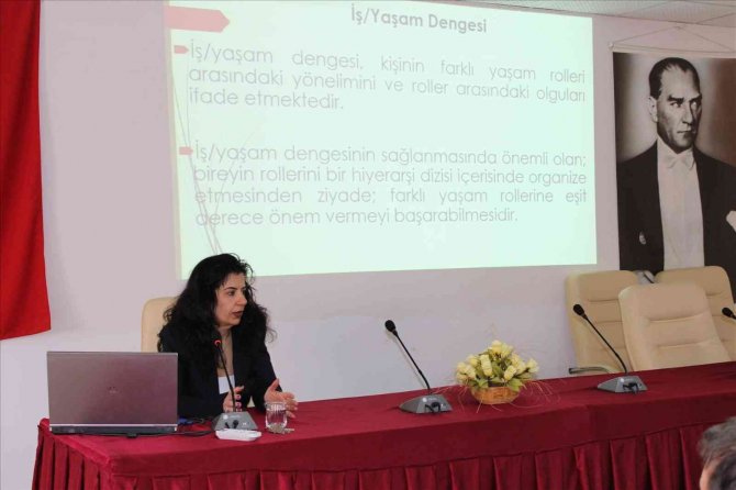 Hitit Üniversitesinde ’Kadınların İ̇ş-yaşam Dengesi’ Konferansı