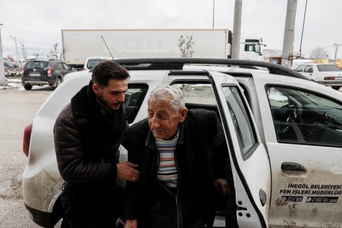 Bursa’da Karda Mahsur Kalan Hasta, Hastaneye Ulaştırıldı