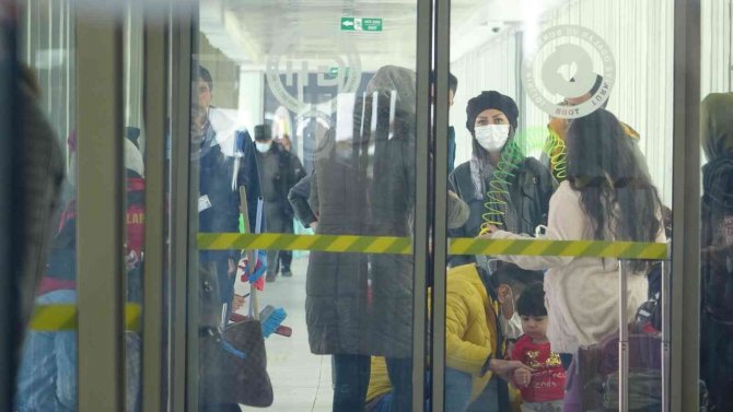 İ̇ran, Sınır Kapısındaki Çalışma Saatlerini Uzattı