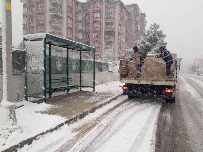 Büyükçekmece Kar Yağışına Teslim Olmadı